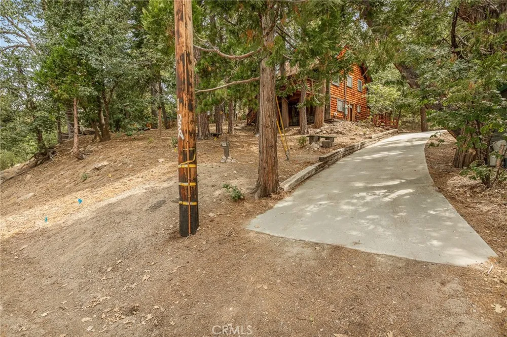 2643 Soutar Running Springs, CA 92382