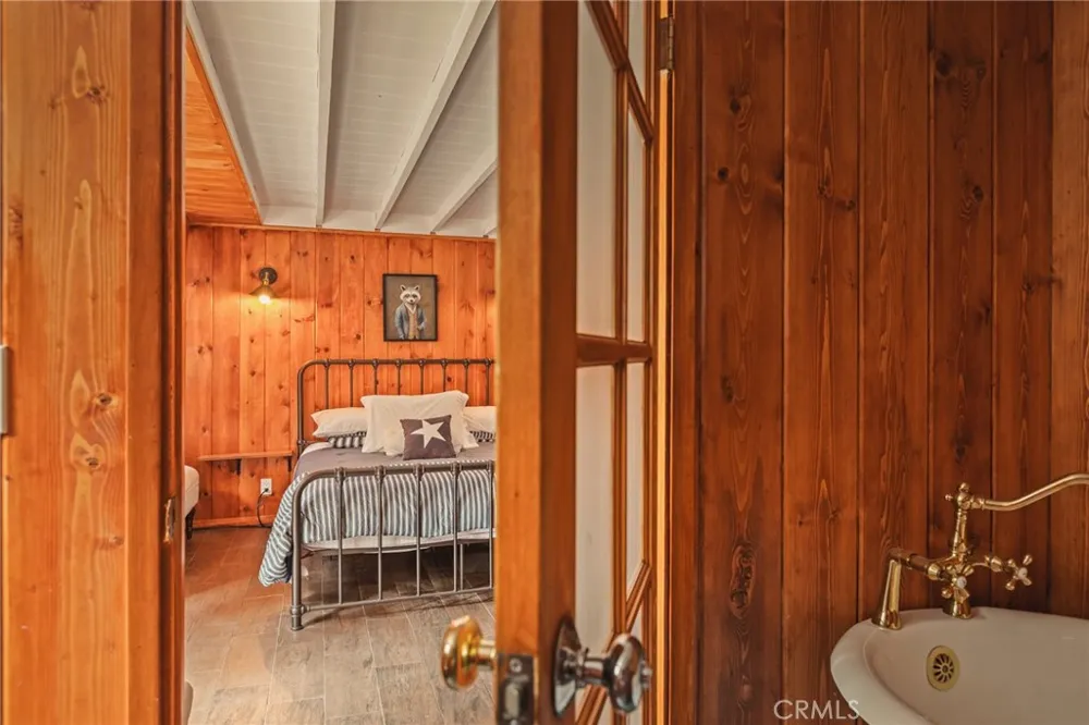 2643 Soutar Running Springs, CA 92382