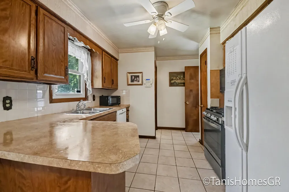 7556 Terrace Lane Jenison, MI 49428