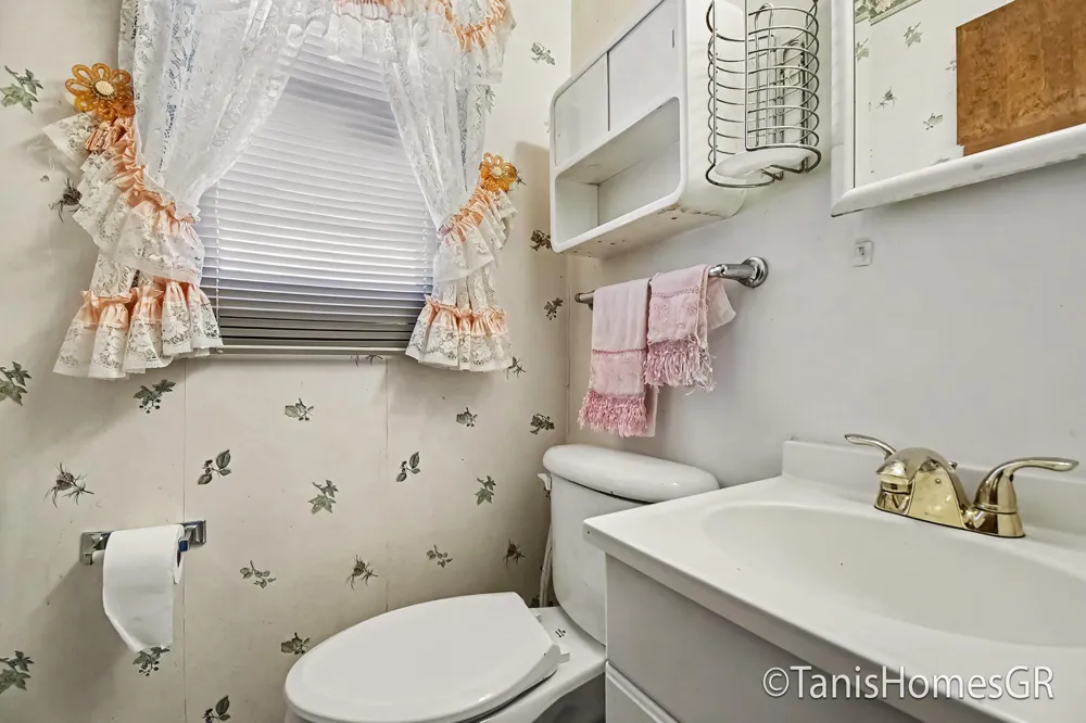 7556 Terrace Lane Jenison, MI 49428