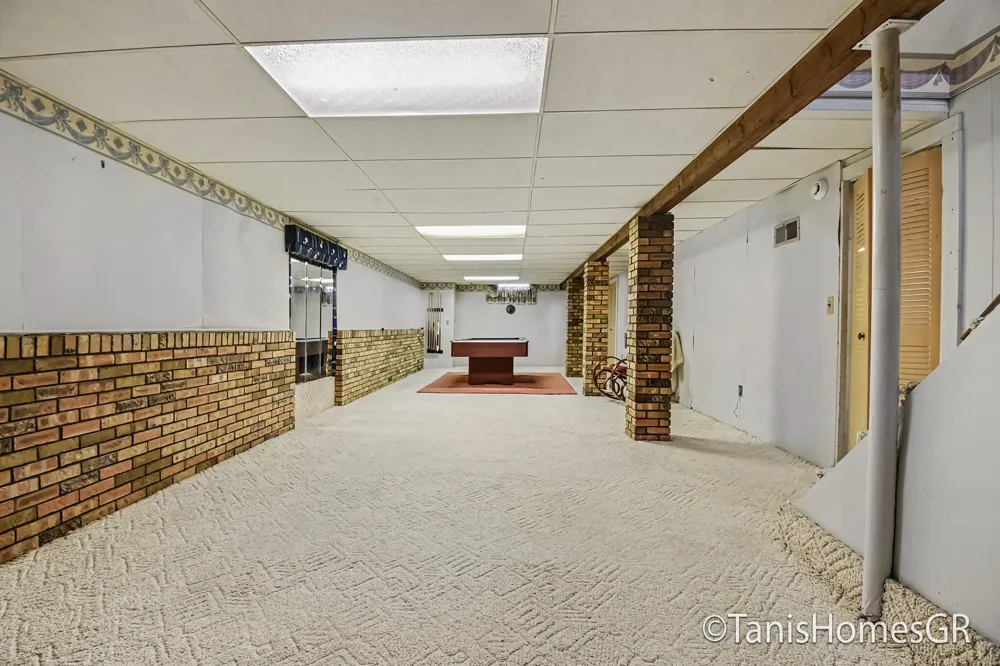 7556 Terrace Lane Jenison, MI 49428
