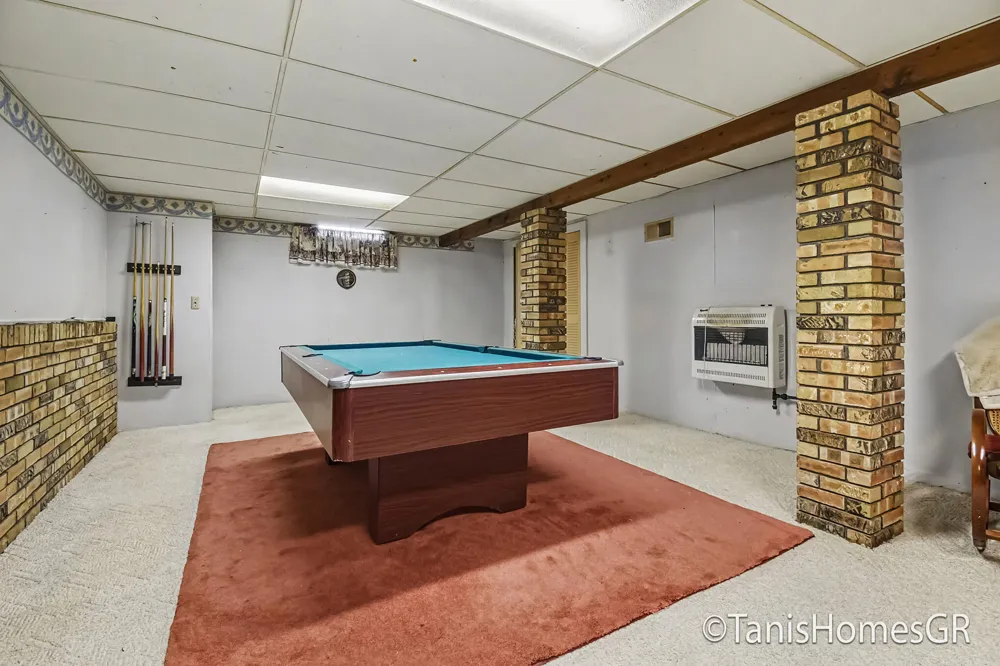 7556 Terrace Lane Jenison, MI 49428