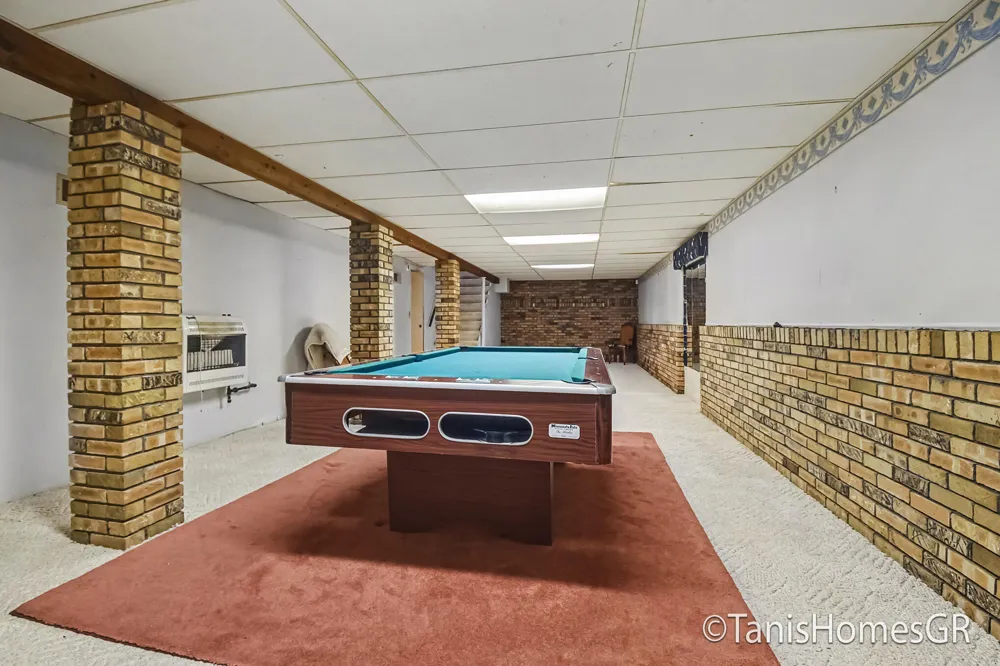7556 Terrace Lane Jenison, MI 49428
