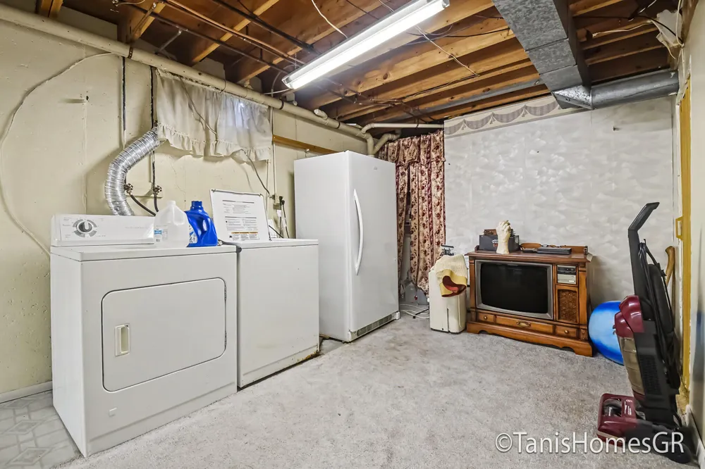 7556 Terrace Lane Jenison, MI 49428