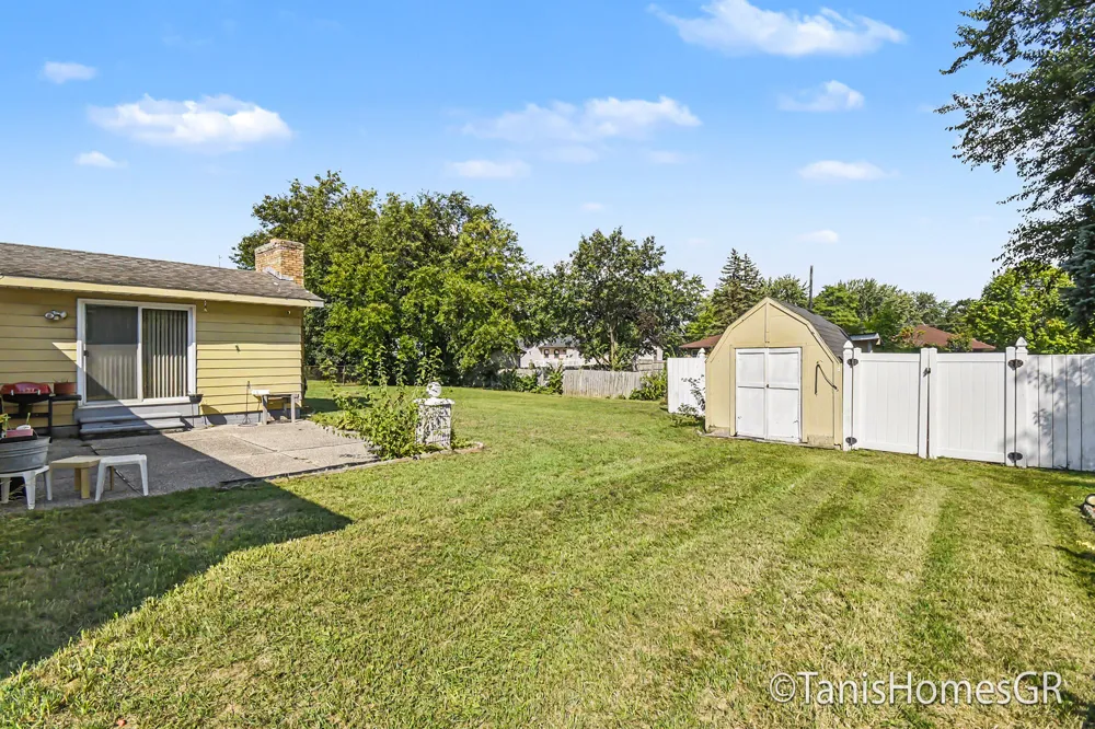 7556 Terrace Lane Jenison, MI 49428