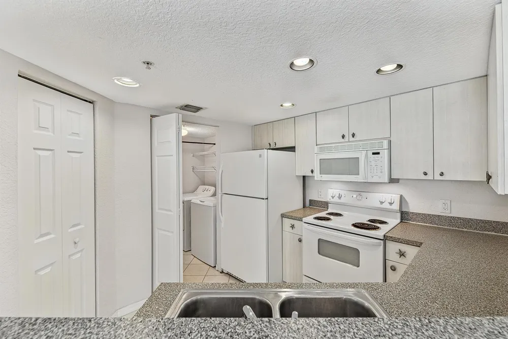 1801 FLAGLER DRIVE #631 West Palm Beach, FL 33407