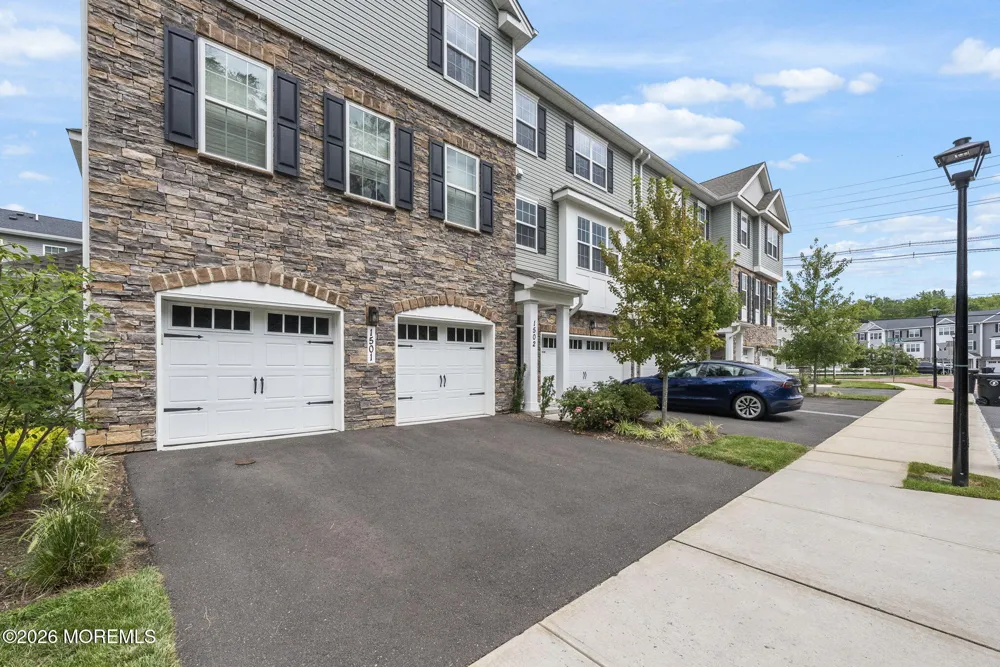 1502 Arose Lane Middletown, NJ 07748