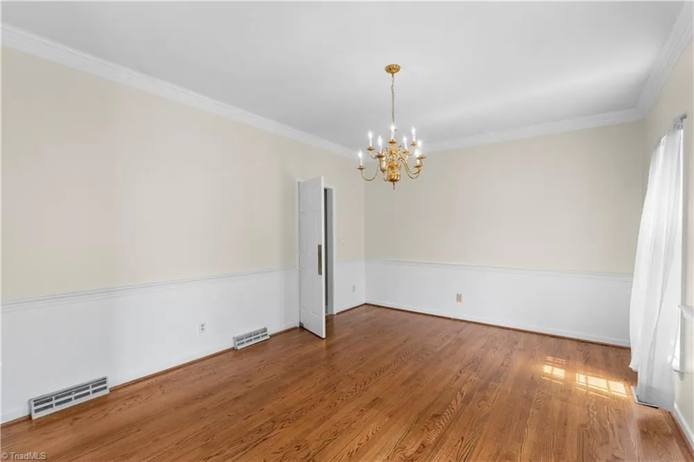 6917 August Drive Clemmons, NC 27012