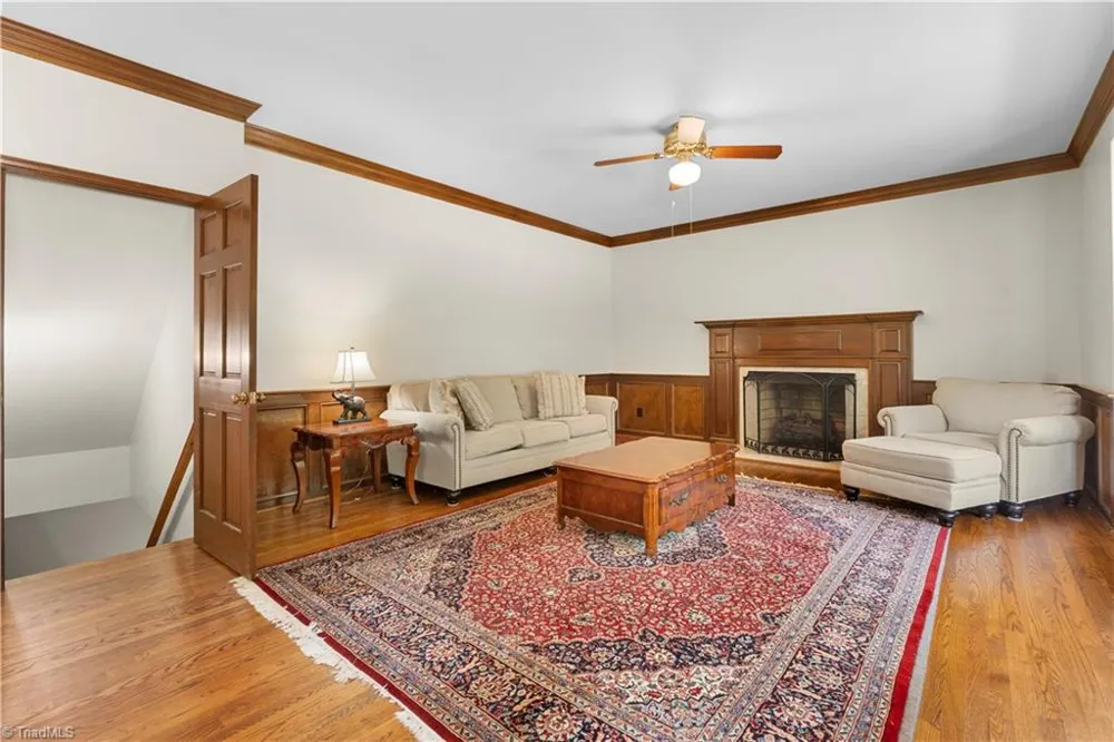6917 August Drive Clemmons, NC 27012