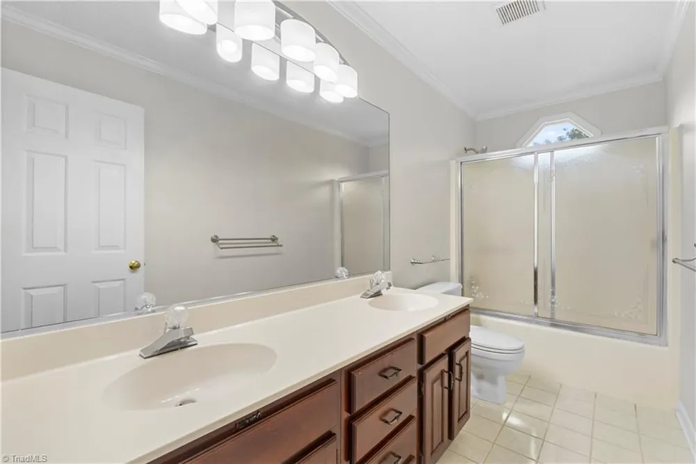 6917 August Drive Clemmons, NC 27012