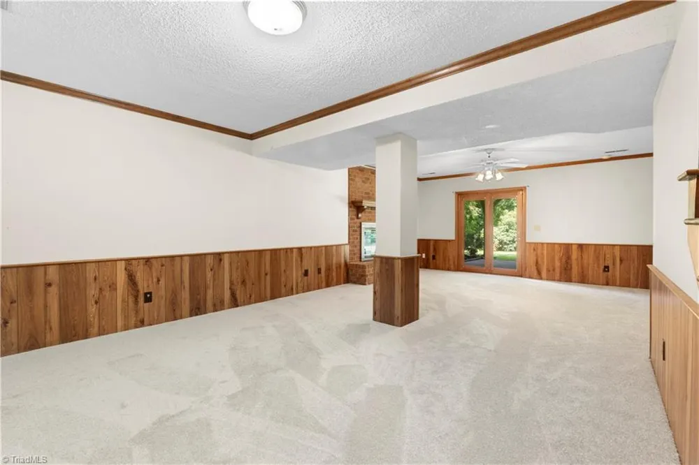 6917 August Drive Clemmons, NC 27012
