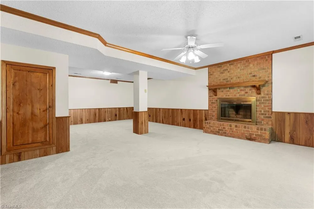 6917 August Drive Clemmons, NC 27012