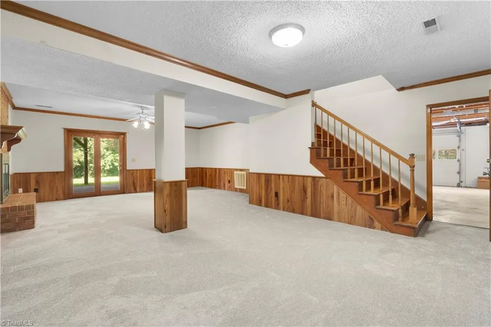 6917 August Drive Clemmons, NC 27012