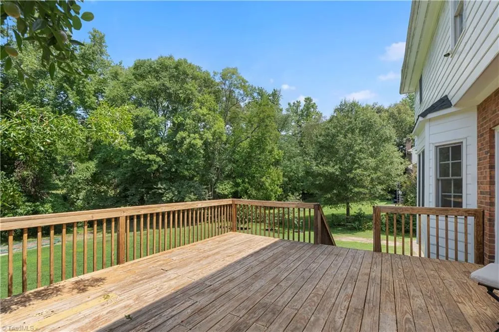 6917 August Drive Clemmons, NC 27012