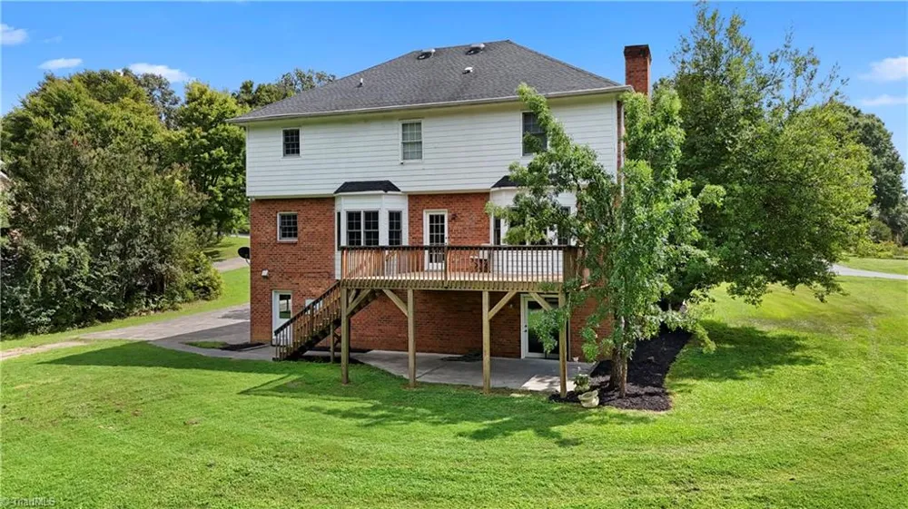 6917 August Drive Clemmons, NC 27012