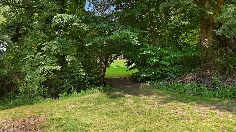 6917 August Drive Clemmons, NC 27012