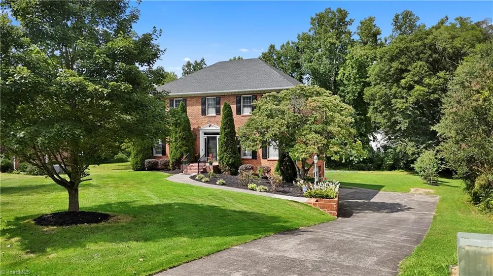 6917 August Drive Clemmons, NC 27012