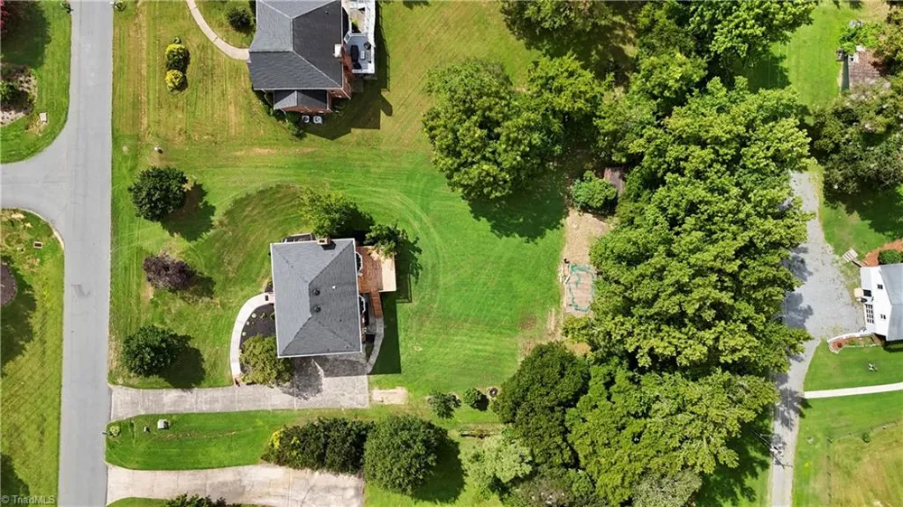 6917 August Drive Clemmons, NC 27012