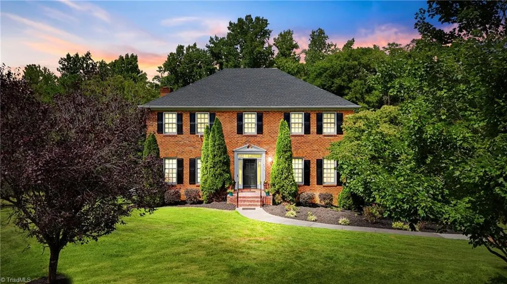 6917 August Drive Clemmons, NC 27012