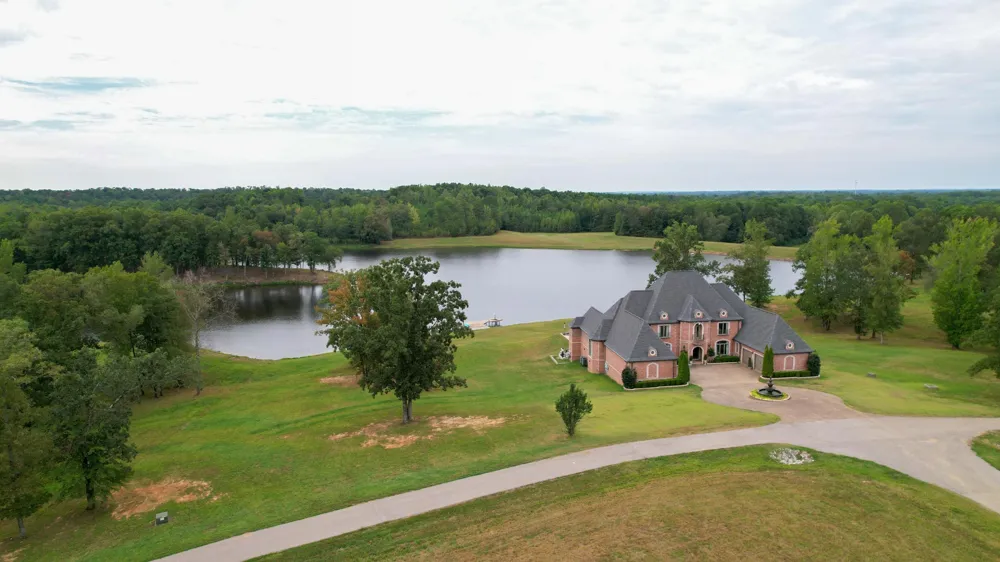 140 Lake Shore Lane Henderson, TN 38340