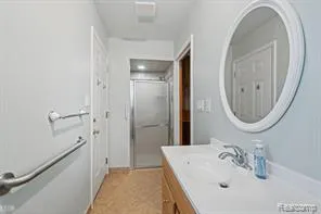 32229 Cambridge Drive Warren City, MI 48093