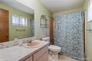 32229 Cambridge Drive Warren City, MI 48093