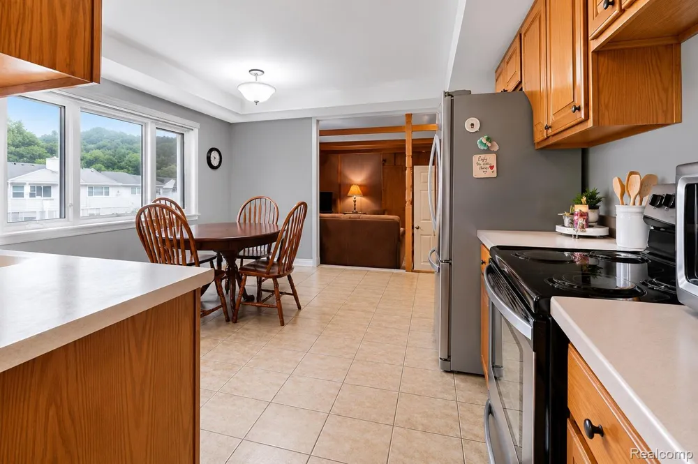 32229 Cambridge Drive Warren City, MI 48093