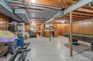 32229 Cambridge Drive Warren City, MI 48093