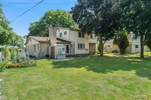 32229 Cambridge Drive Warren City, MI 48093