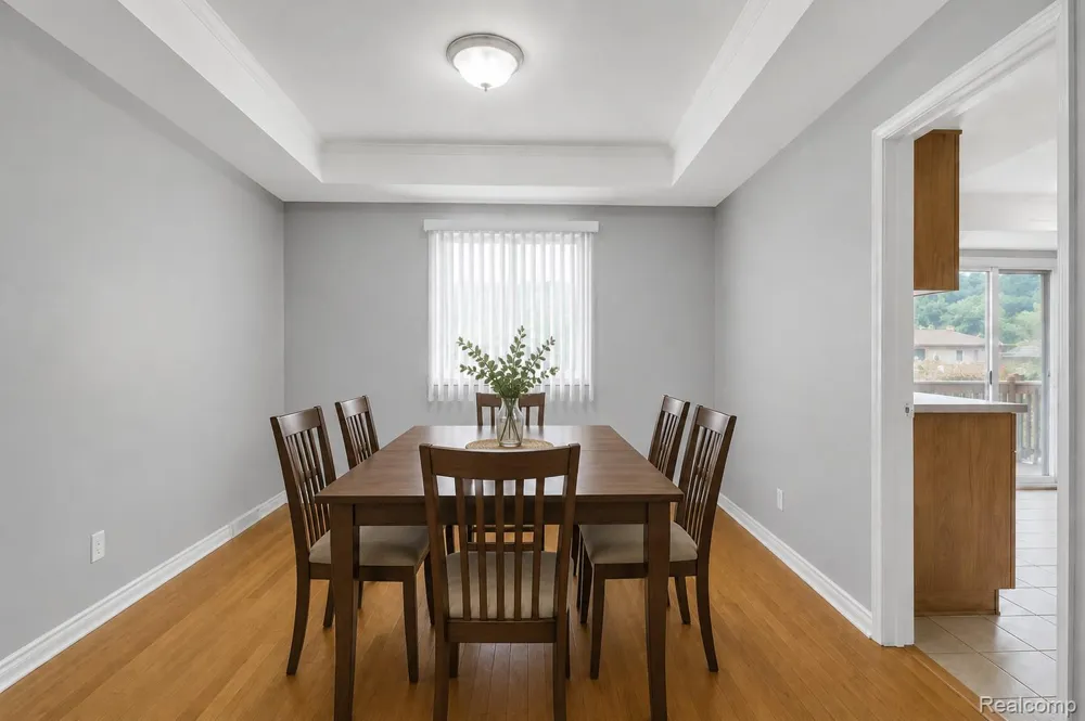 32229 Cambridge Drive Warren City, MI 48093