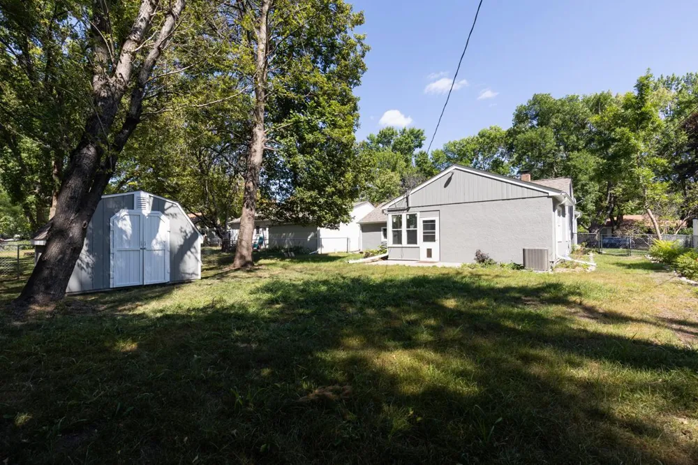 2910 Pennsylvania Avenue S Saint Louis Park, MN 55426