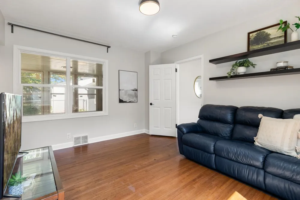 2910 Pennsylvania Avenue S Saint Louis Park, MN 55426
