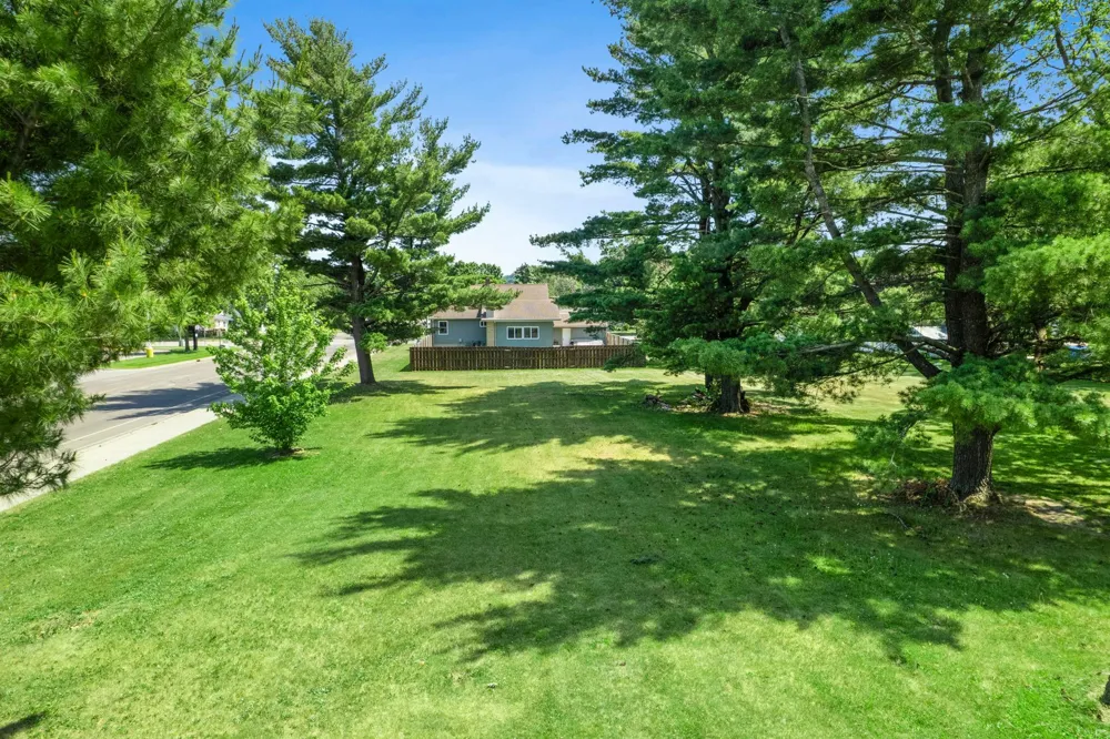 1000 W Lyon Avenue Lake City, MN 55041