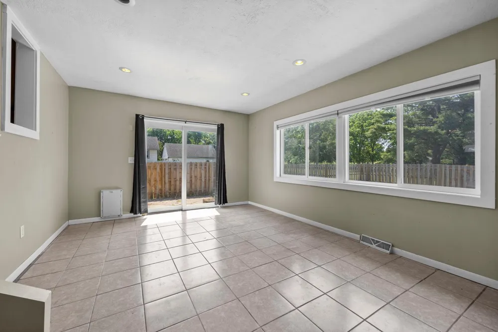 1000 W Lyon Avenue Lake City, MN 55041