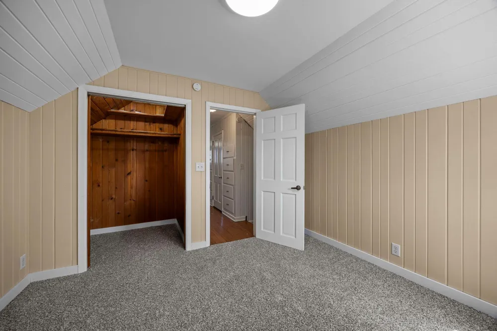 1000 W Lyon Avenue Lake City, MN 55041
