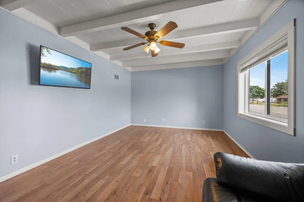 1000 W Lyon Avenue Lake City, MN 55041