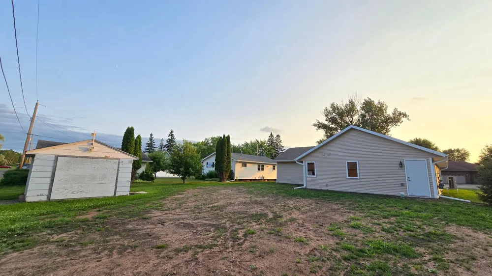 6528 John Avenue Superior, WI 54880