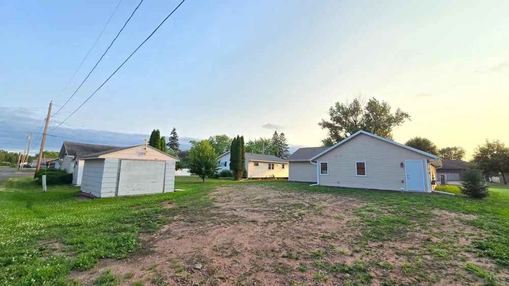 6528 John Avenue Superior, WI 54880