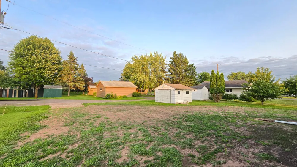6528 John Avenue Superior, WI 54880