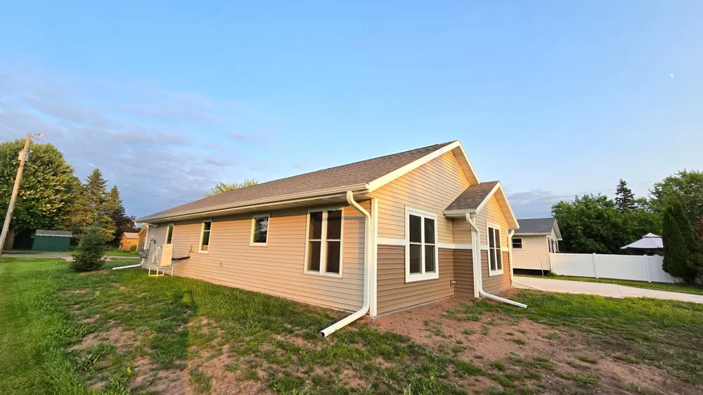 6528 John Avenue Superior, WI 54880