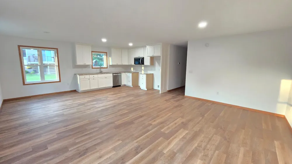 6528 John Avenue Superior, WI 54880