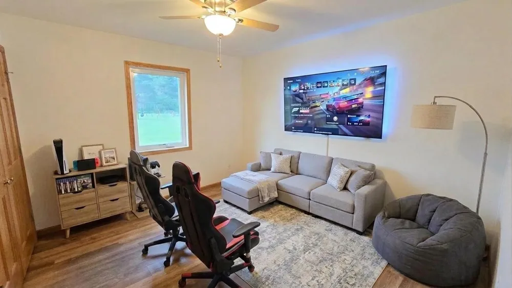 6528 John Avenue Superior, WI 54880
