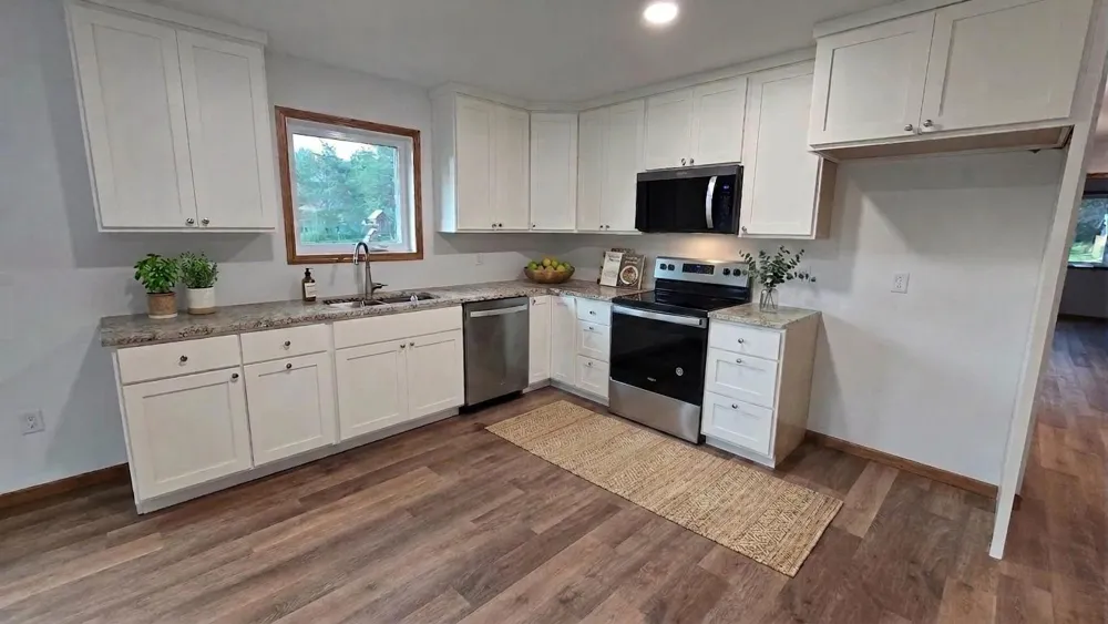 6528 John Avenue Superior, WI 54880