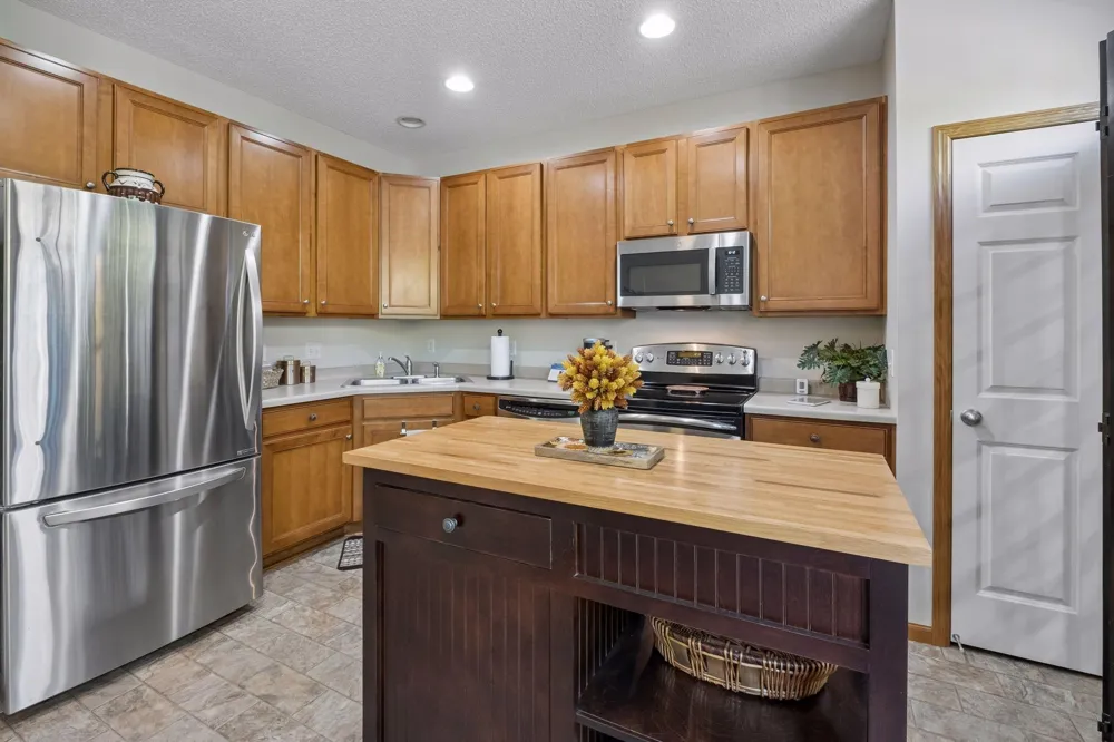 4570 Bulrush Boulevard Shakopee, MN 55379
