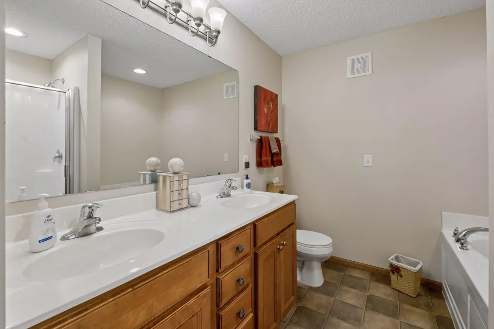 4570 Bulrush Boulevard Shakopee, MN 55379