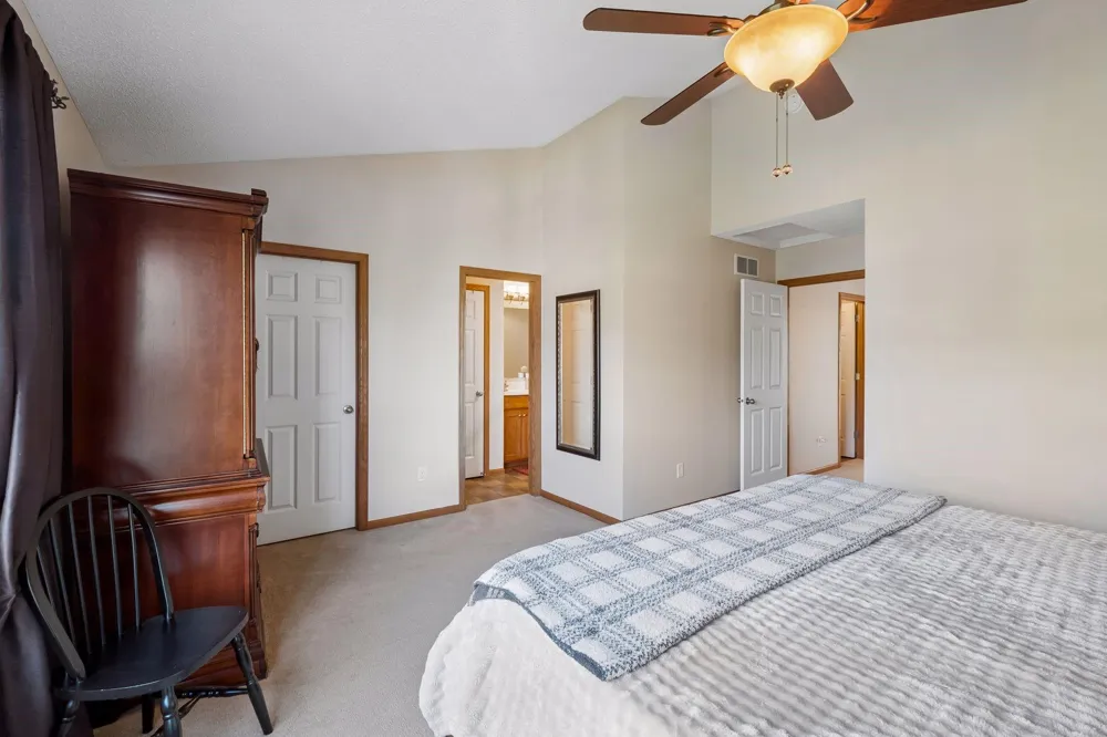 4570 Bulrush Boulevard Shakopee, MN 55379