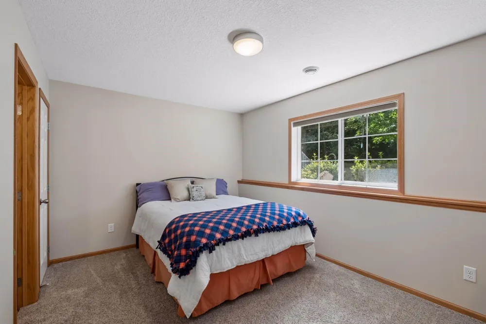 4570 Bulrush Boulevard Shakopee, MN 55379