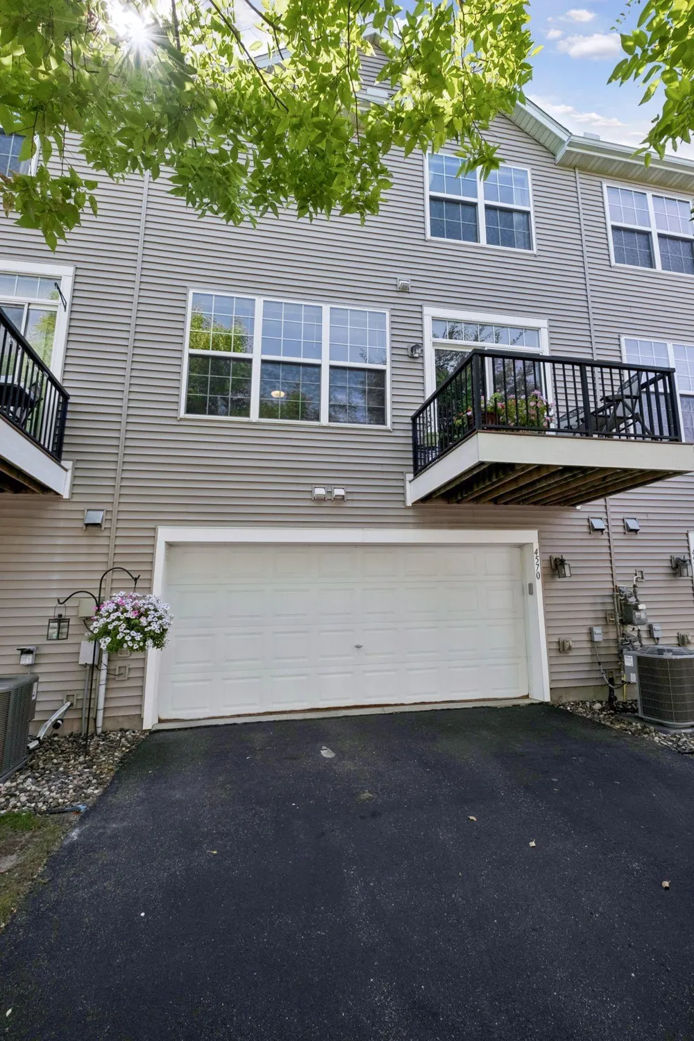 4570 Bulrush Boulevard Shakopee, MN 55379