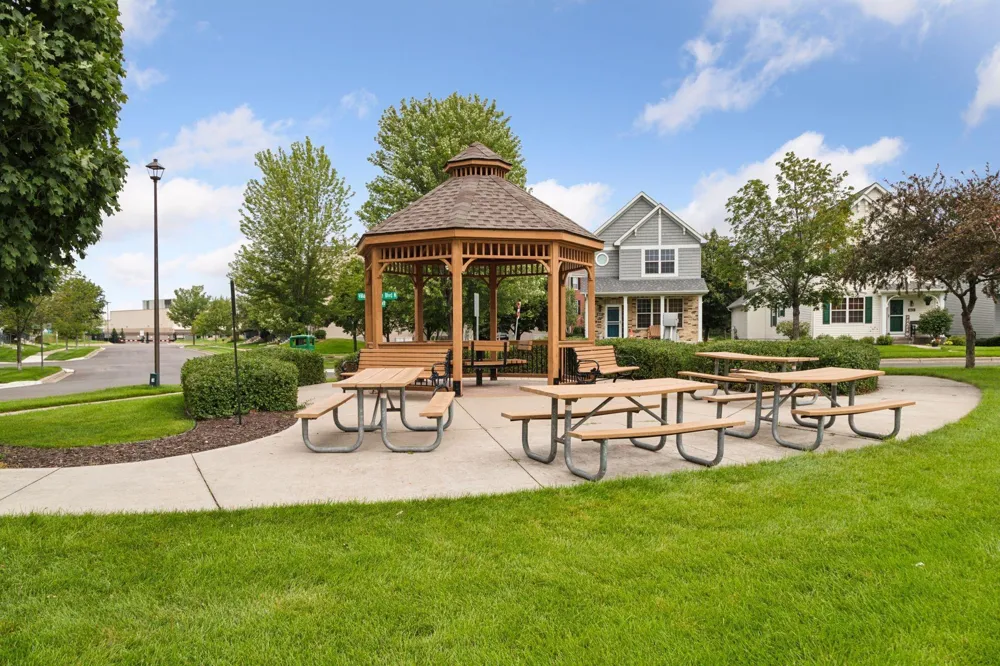 4570 Bulrush Boulevard Shakopee, MN 55379