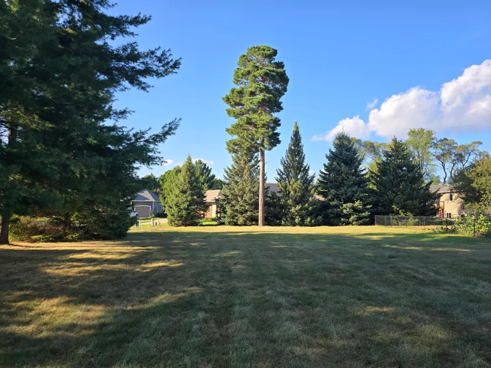 560 Fisher Cir Vadnais Heights, MN 55127